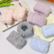 1 Pair Wrist Spa Washband Microfiber Wrist Wash Towel Band Wristbands for Washing - Image 3