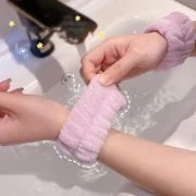 1 Pair Wrist Spa Washband Microfiber Wrist Wash Towel Band Wristbands for Washing - Image 2